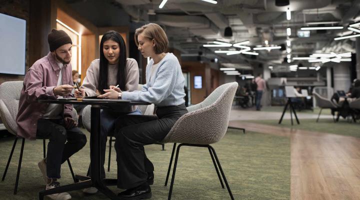 A influência dos espaços de coworking residenciais na escolha de imóveis