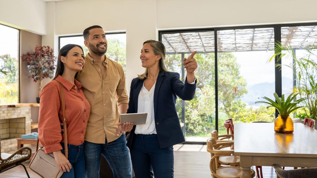 7 Questions to Ask a Real Estate Consultant on a First Visit - Endeksa