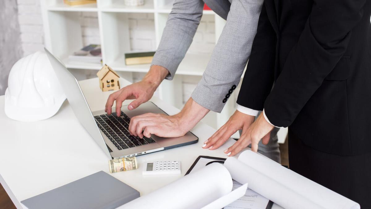 Digitalización de Contratos Inteligentes para Compraventa de Vivienda en España