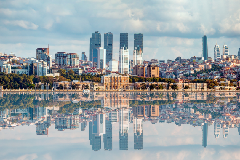 The most increasing and decreasing housing prices in the last year in Istanbul